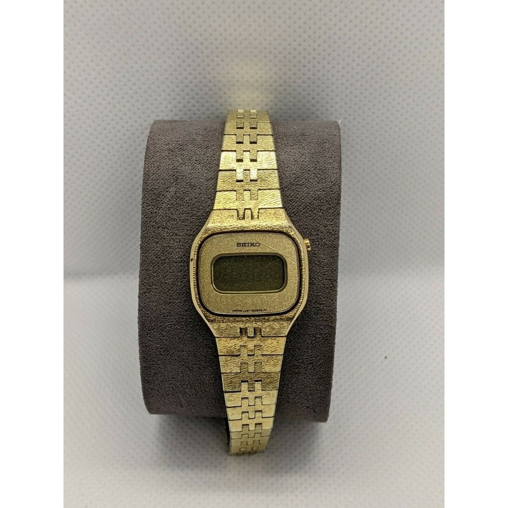 Vintage Seiko Mens Watch Chronograph Digital L221-